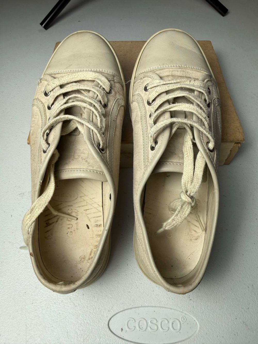 Gucci Women GG Low Cotton
White Leather Canvas
Monogram Sneakers Sz 36.5 / 6.5 - Picture 9 of 13